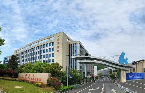 江蘇省無錫交通高等職業(yè)技術(shù)學校 中新本科直通班成果匯報會紀實